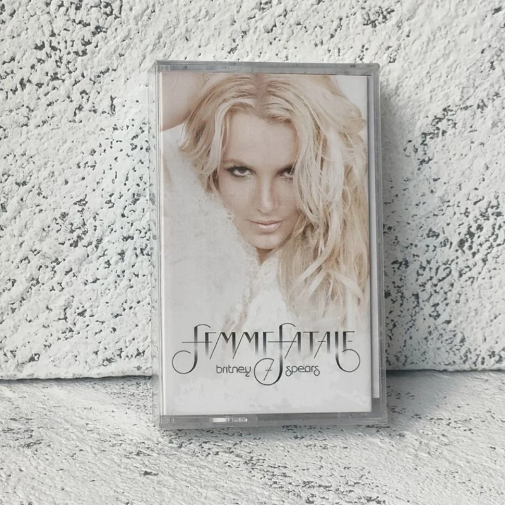 Retro Britney Spears Music Mag - Cosplay Prop recensie en prijs