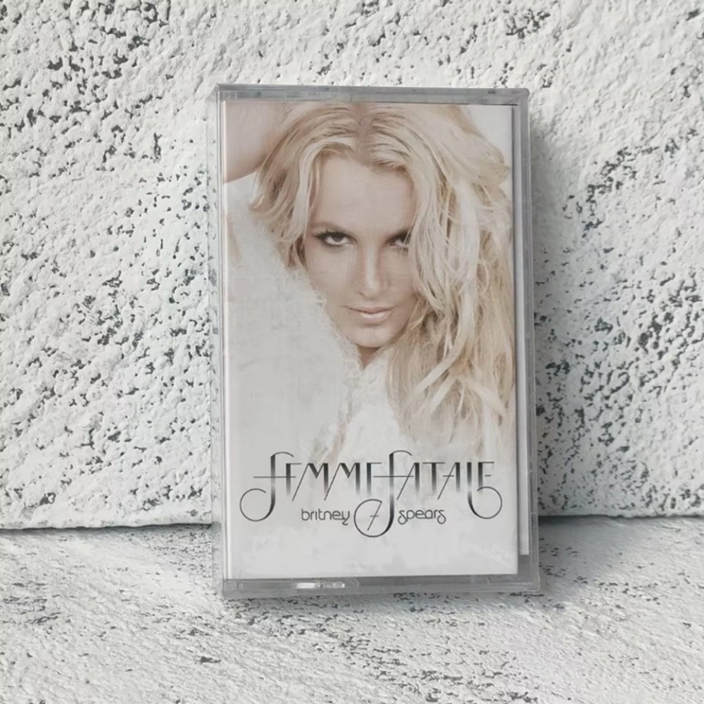 Retro Britney Spears Music Mag - Cosplay Prop recensie en prijs